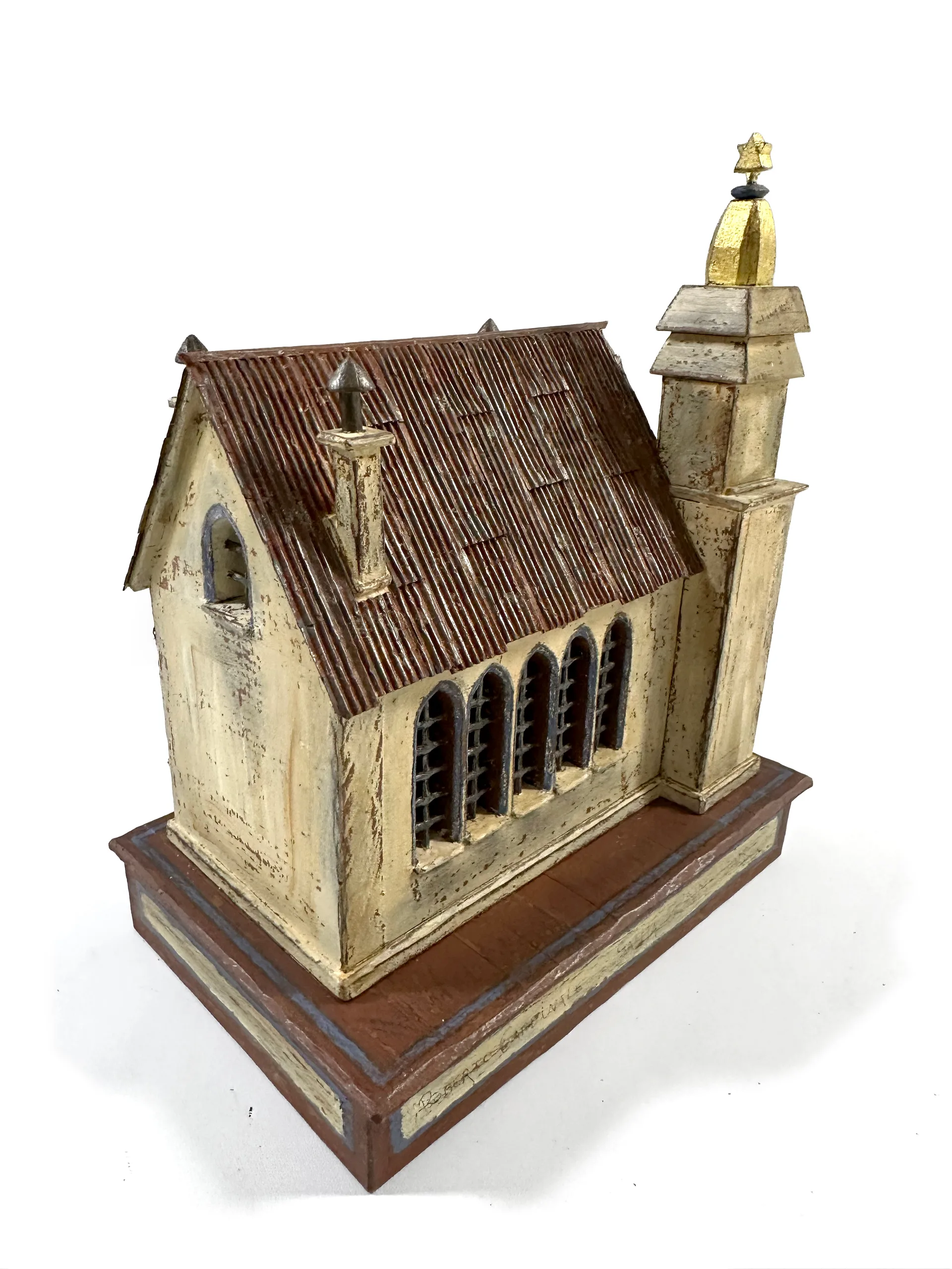 Synagogue Montefiore sculpture, alternate angle